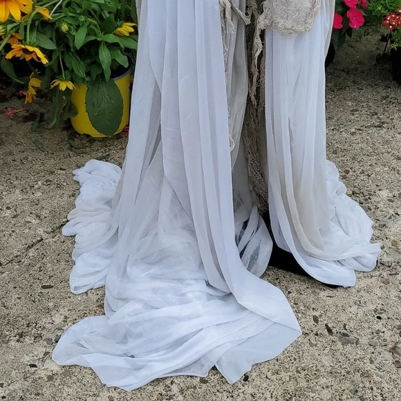 50" Lighted Halloween Scary Bride - Picture 5 of 11